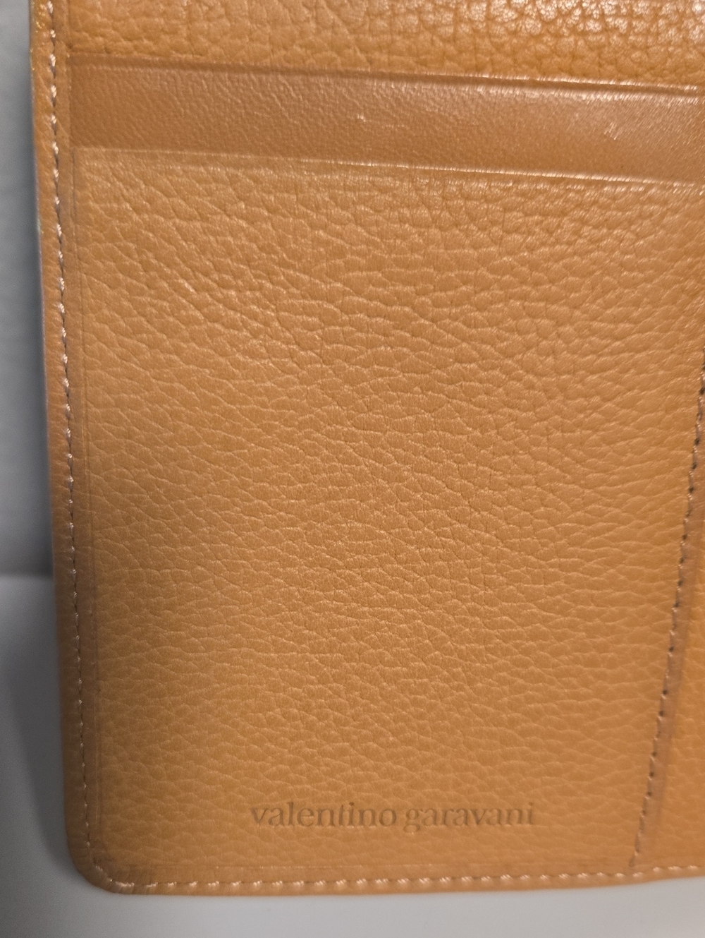 Valentino Garavani Metallic Gold Leather Compact Wallet - Picture 5 of 13